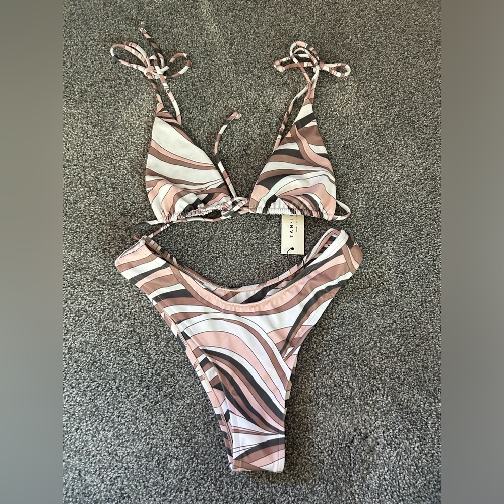 Tan Lines Fiji Mykonos Top answer Fiji Bottom